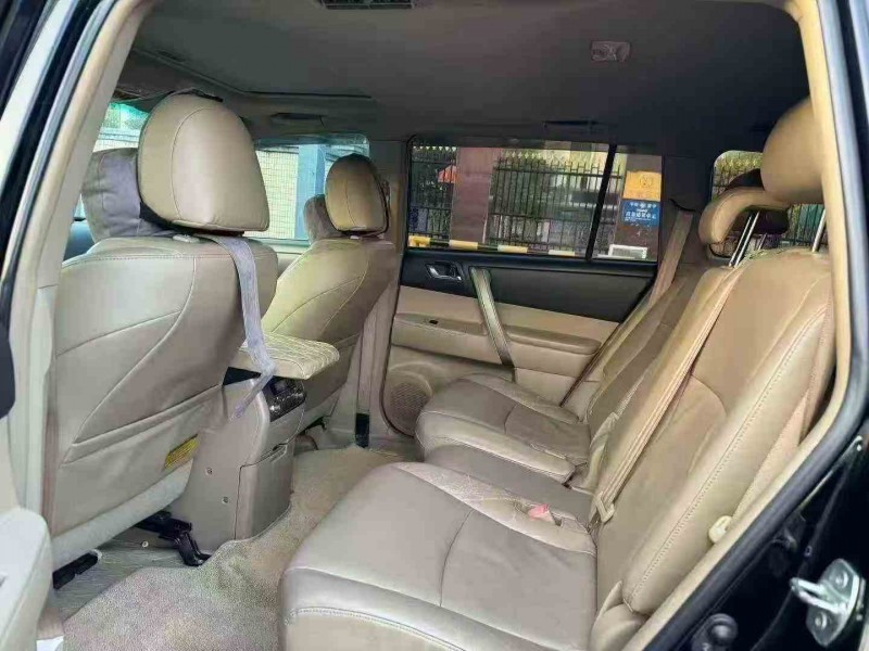 深圳14年丰田汉兰达6