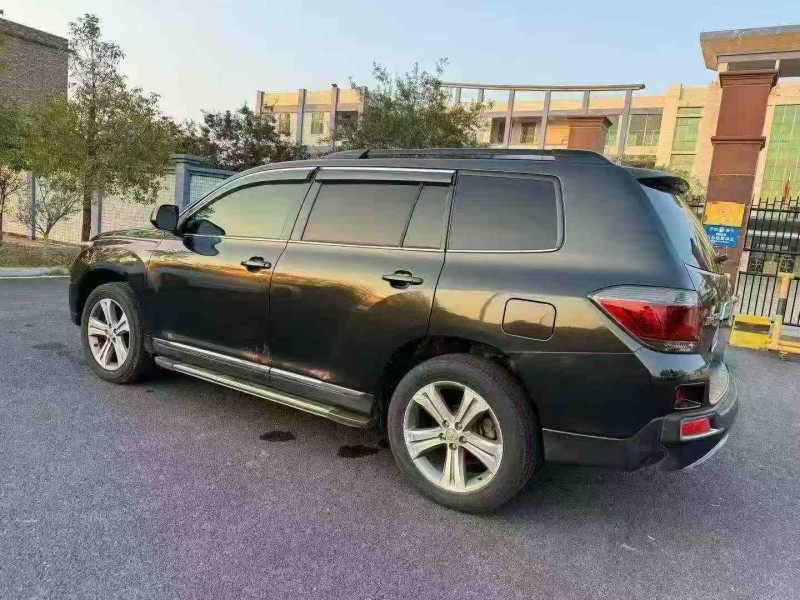 深圳14年丰田汉兰达7