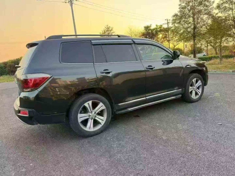 深圳14年丰田汉兰达8