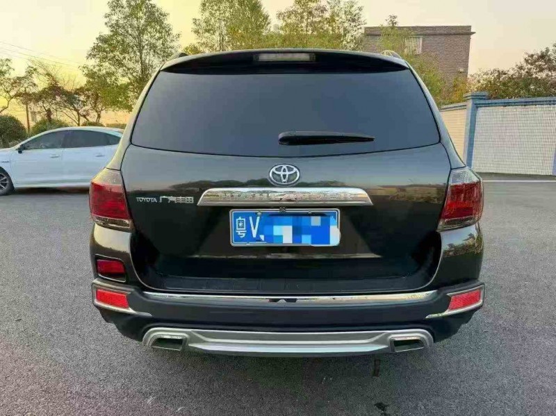 深圳14年丰田汉兰达9