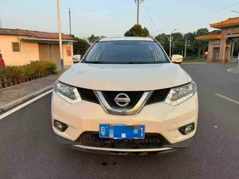 珠海17年日产奇骏1