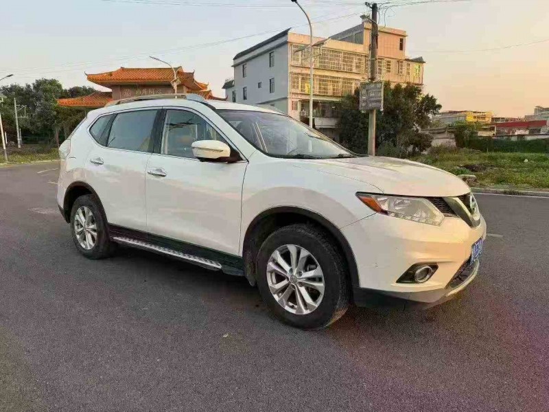 珠海17年日产奇骏2