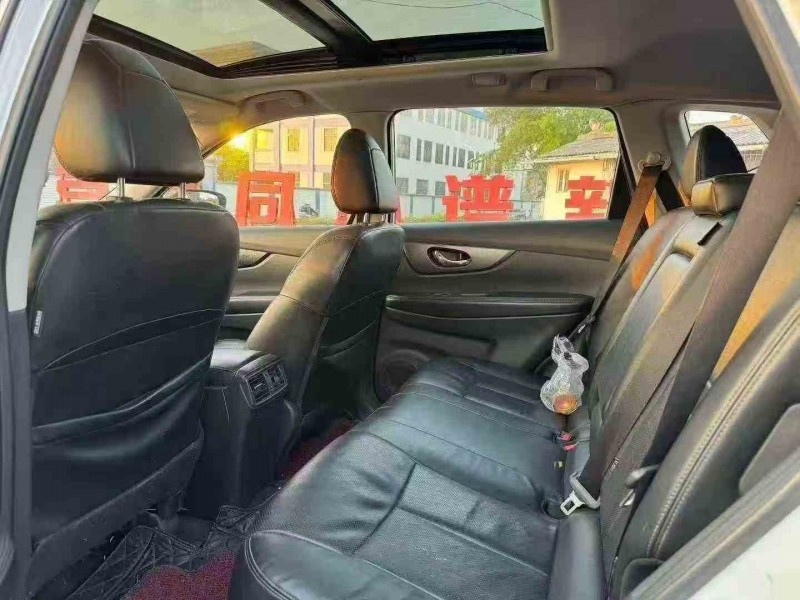 珠海17年日产奇骏4