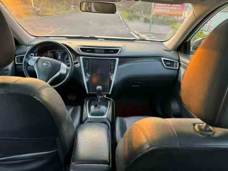 珠海17年日产奇骏6