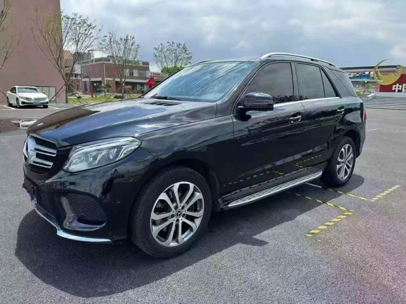 青岛17年奔驰GLE3