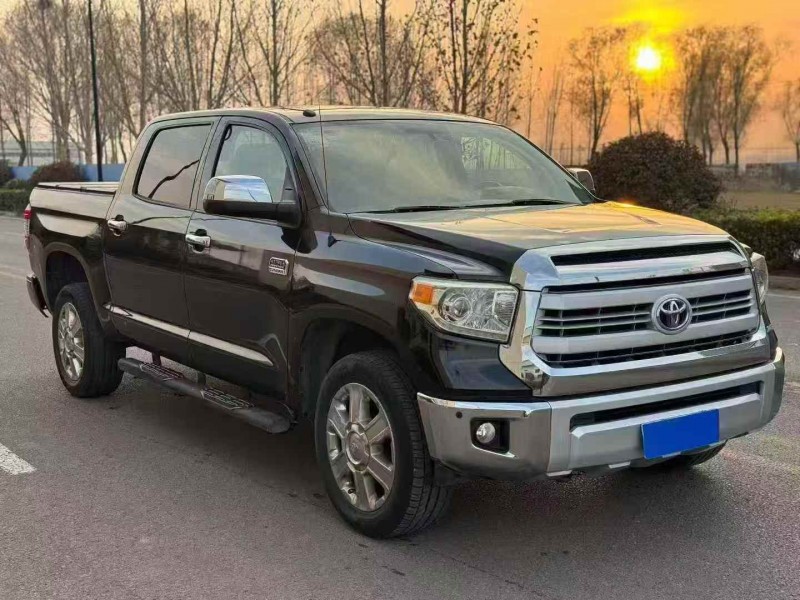 东营15年丰田坦途2