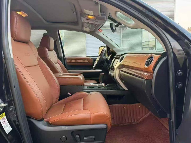 东营15年丰田坦途3