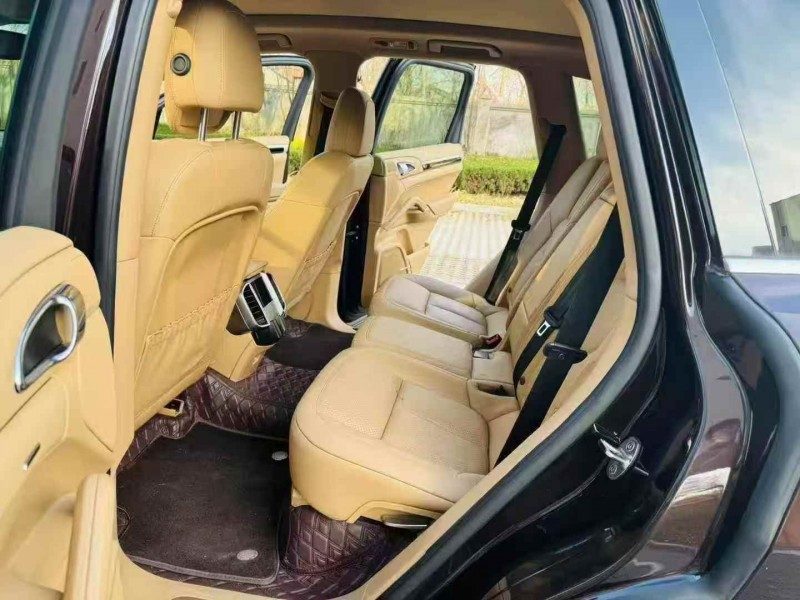 枣庄17年保时捷卡宴4