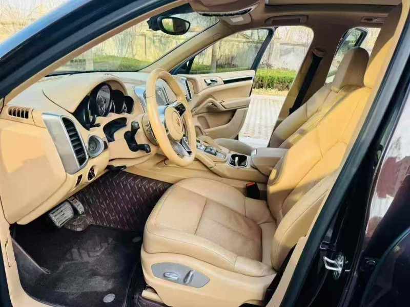 枣庄17年保时捷卡宴5