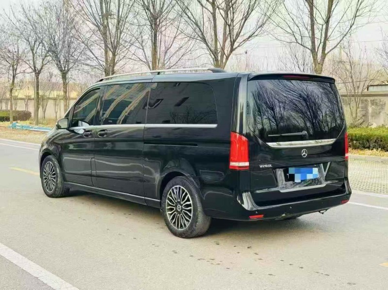 淄博18年奔驰V9