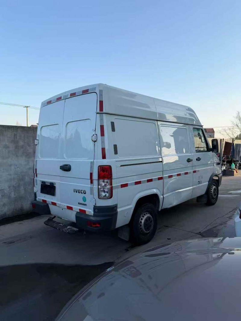 温州22年依维柯得意7