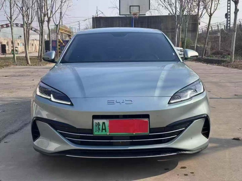 洛阳25年比亚迪海豹1