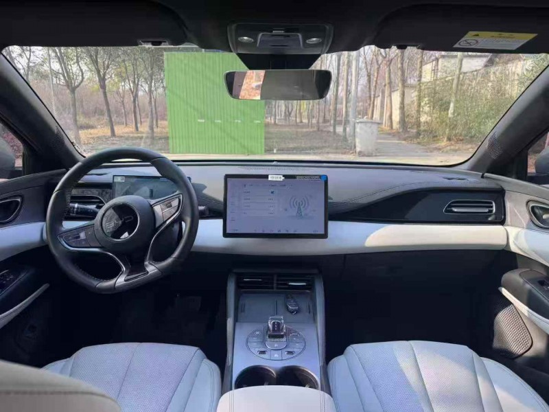 洛阳25年比亚迪海豹4