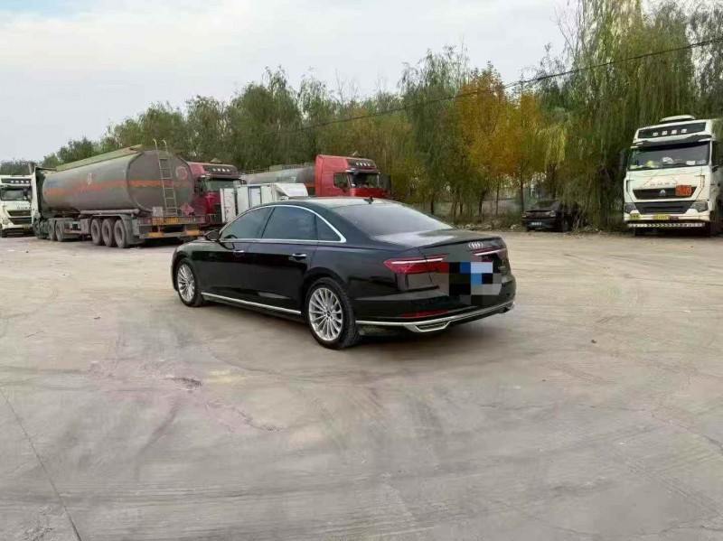 东营22年奥迪A8L8
