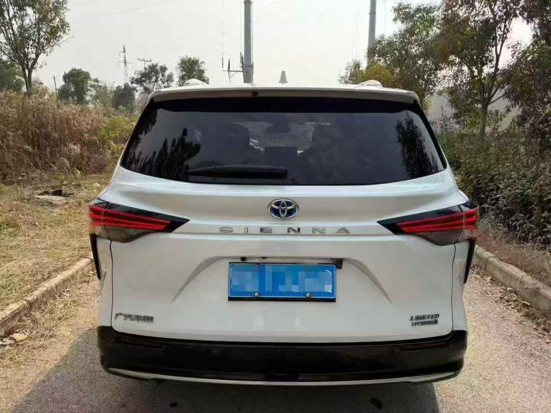 宜昌22年丰田塞纳9