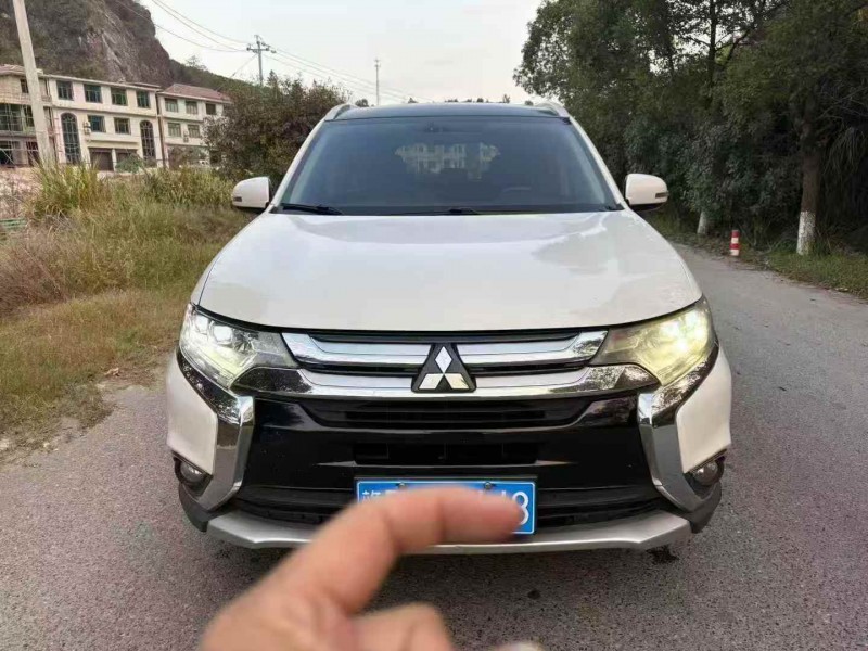 新余18年三菱欧蓝德1