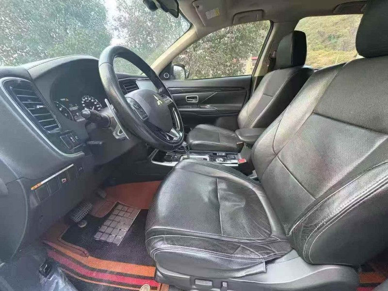 新余18年三菱欧蓝德6