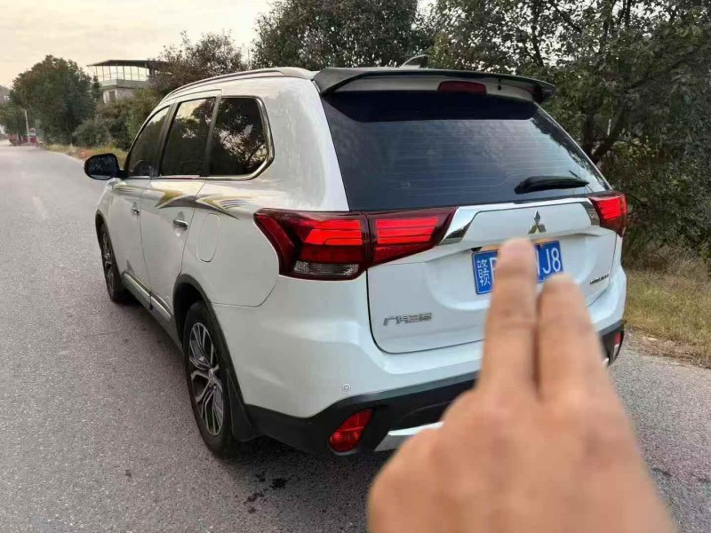 新余18年三菱欧蓝德7