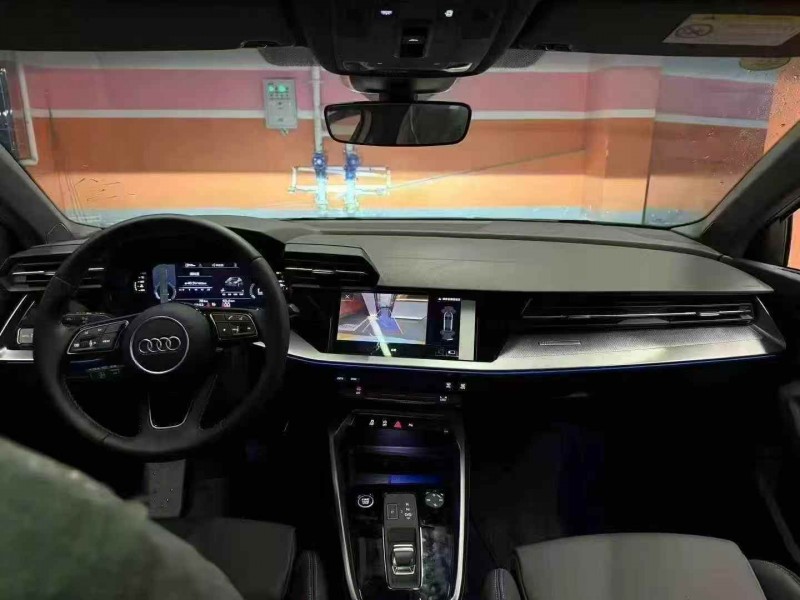 张家界25年奥迪A35