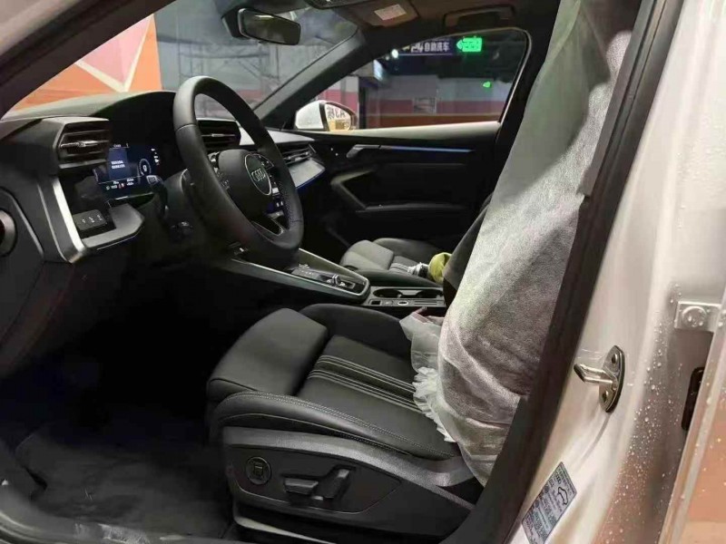 张家界25年奥迪A36