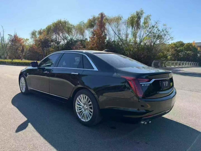 常州20年凯迪拉克CT68