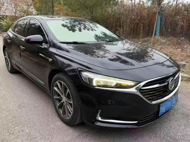 黄石21年别克君越2