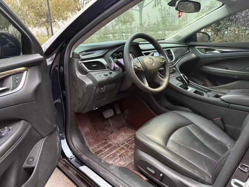 黄石21年别克君越6