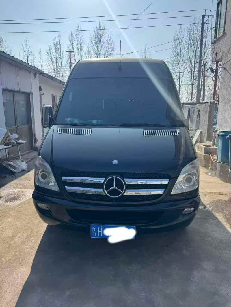 枣庄13年奔驰斯宾特1