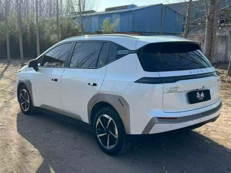 济宁24年传祺埃安Y8