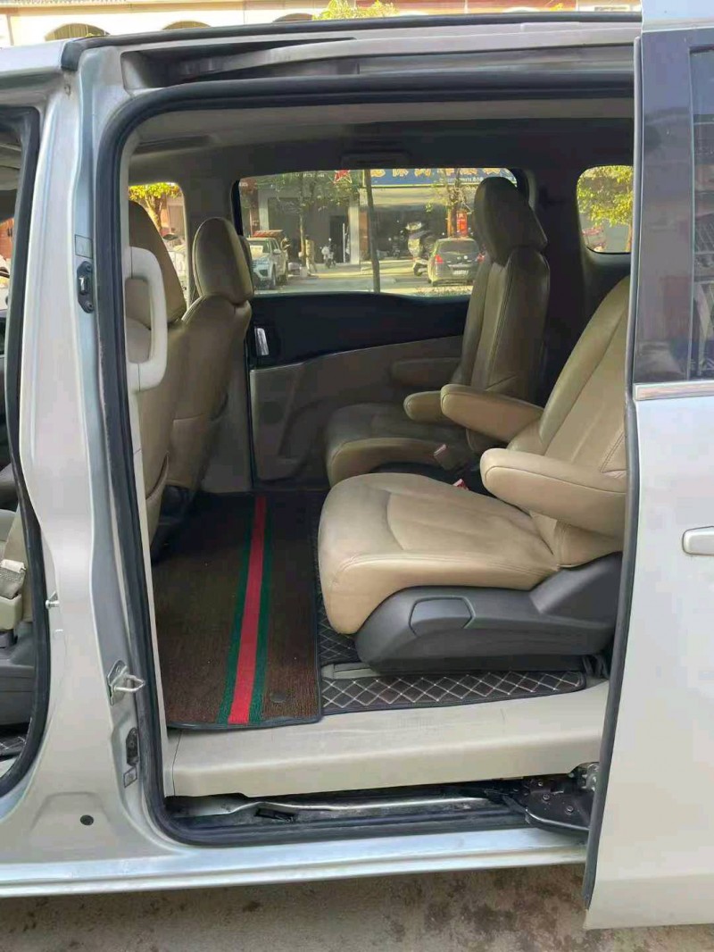 百色11年别克GL85