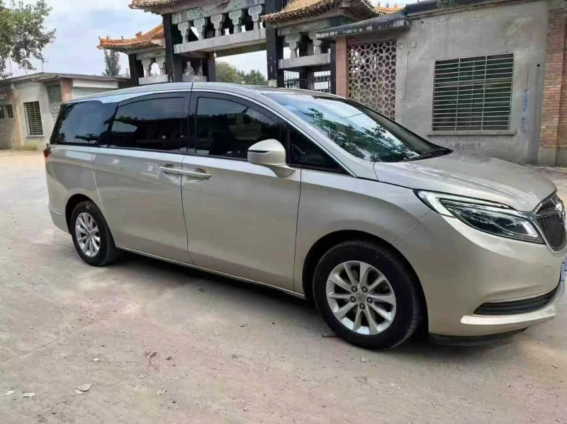 保定17年别克GL83