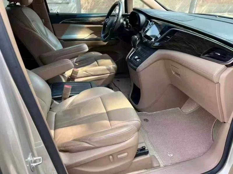 保定17年别克GL84