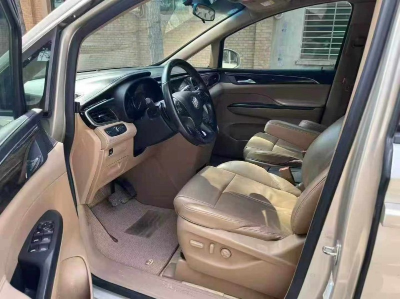 保定17年别克GL85