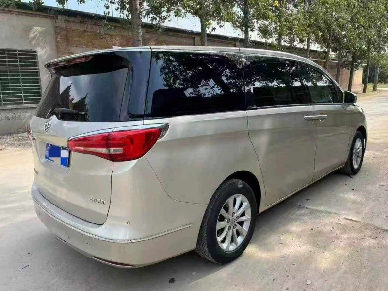 保定17年别克GL87