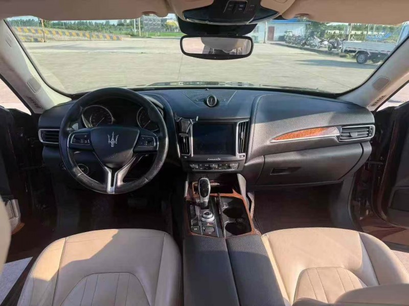 徐州18年玛莎拉蒂Levante3