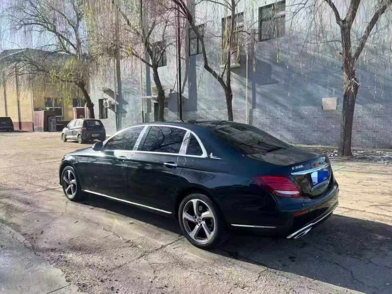 保定16年奔驰E8