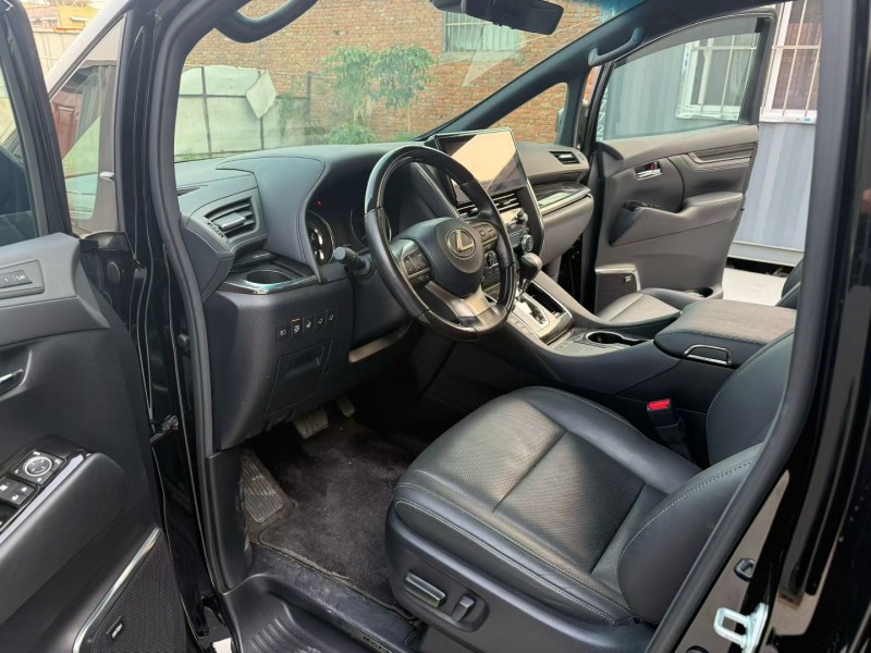 徐州21年雷克萨斯LM雷尔法5