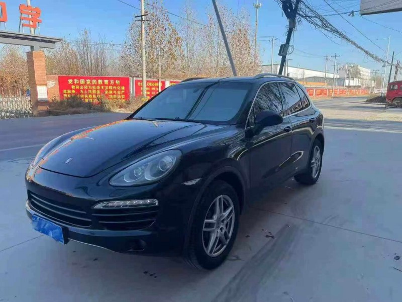 保定12年保时捷卡宴3