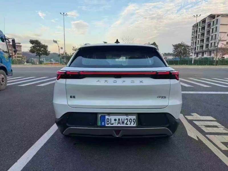 惠州24年极狐汽车阿尔法8