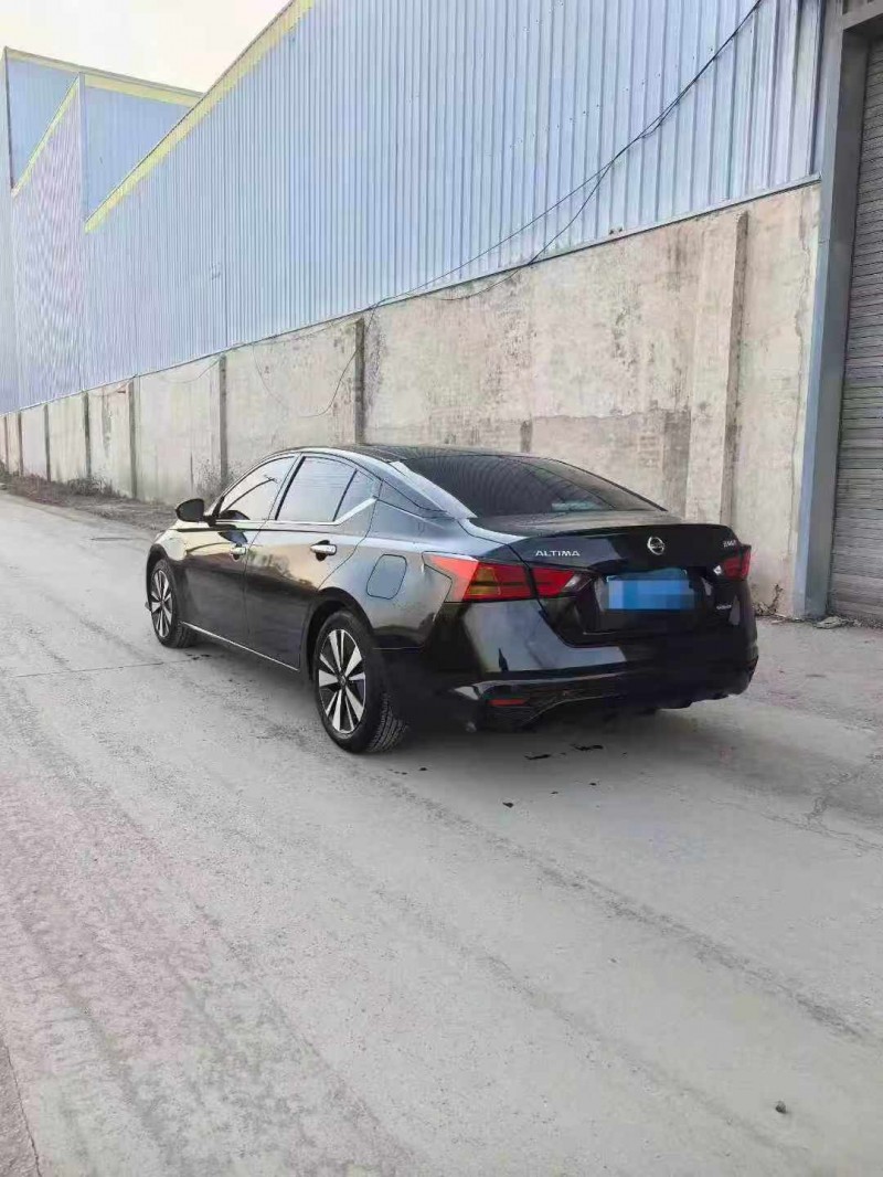 保定23年日产天籁8