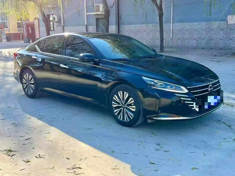 保定24年日产天籁3