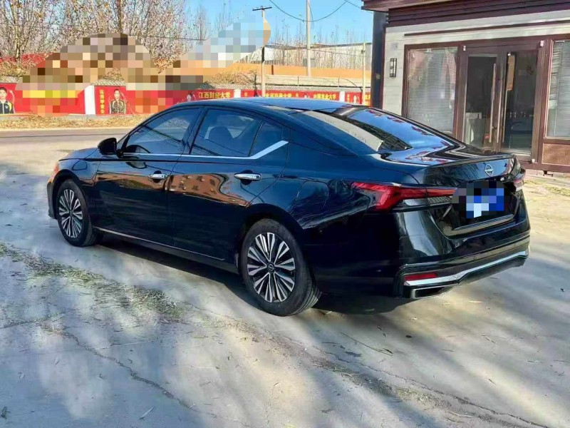 保定24年日产天籁7