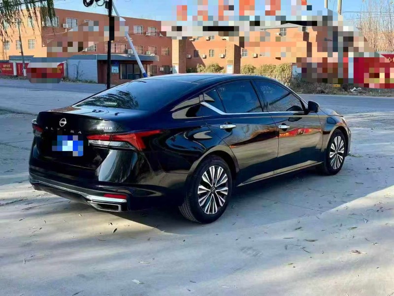 保定24年日产天籁8