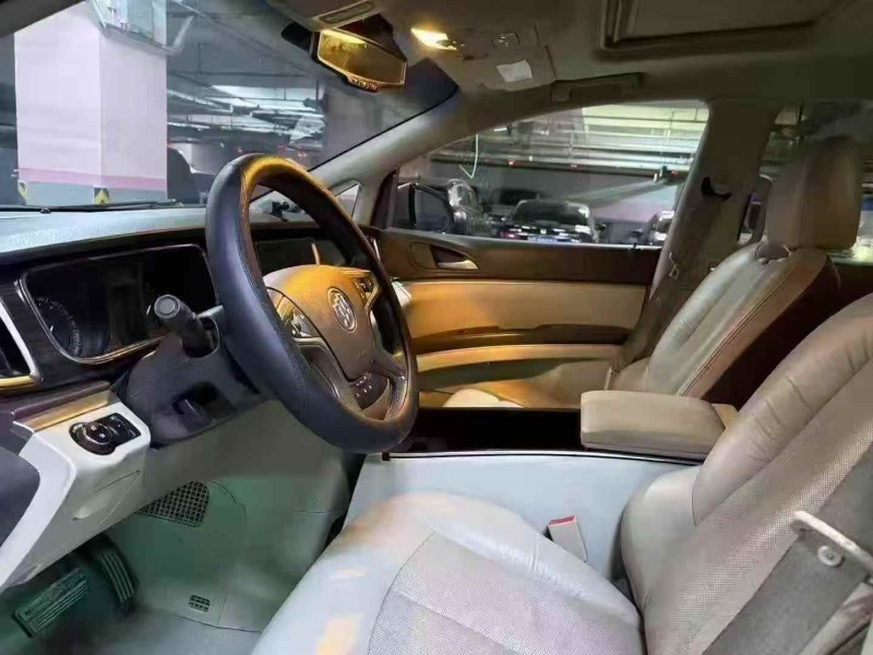 北京11年别克GL84