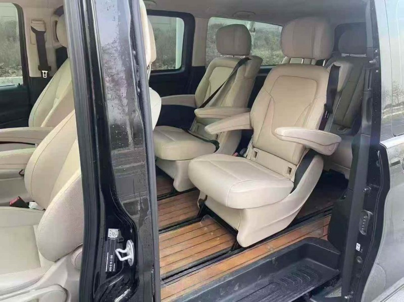 新乡18年奔驰威霆4