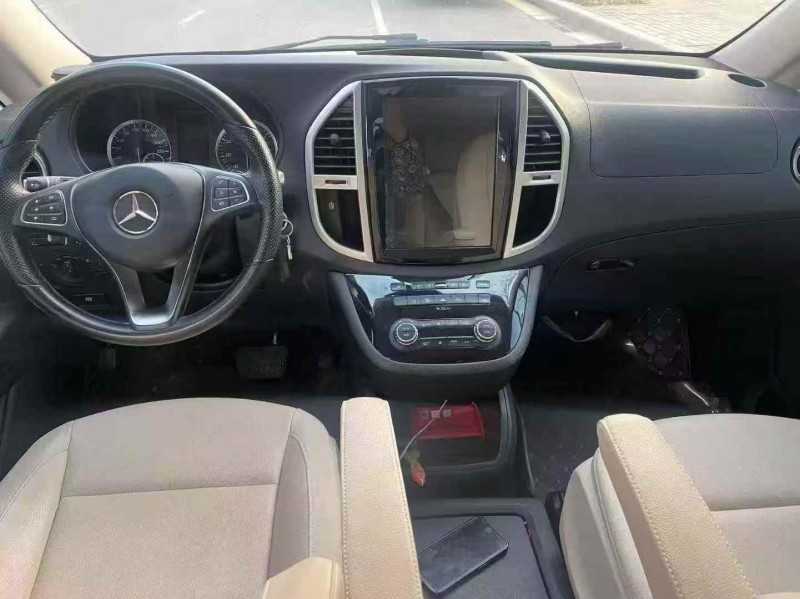 新乡18年奔驰威霆5