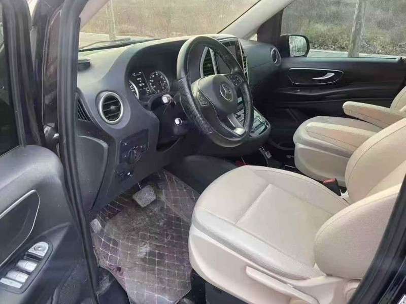 新乡18年奔驰威霆6