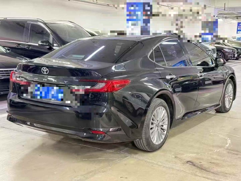 北京24年丰田凯美瑞8