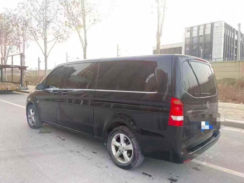 新乡18年奔驰威霆7