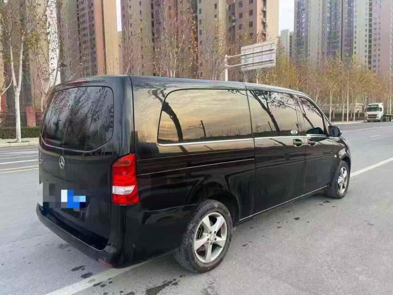 新乡18年奔驰威霆8